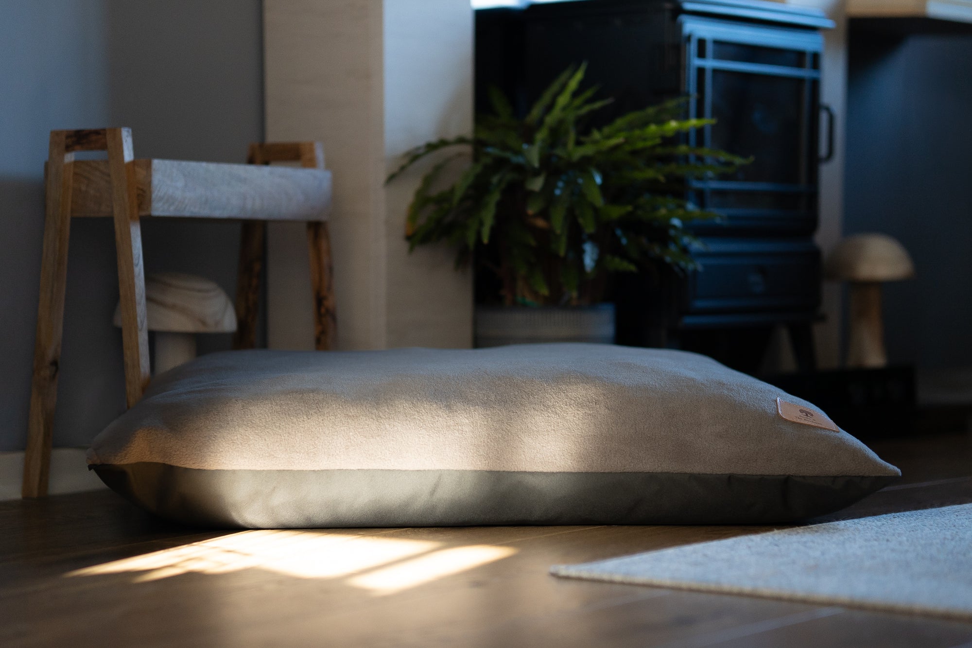 Bodhi & The Birchtree Polar Fleece & Waterproof Dog Bed - Bodhi & The Birchtree