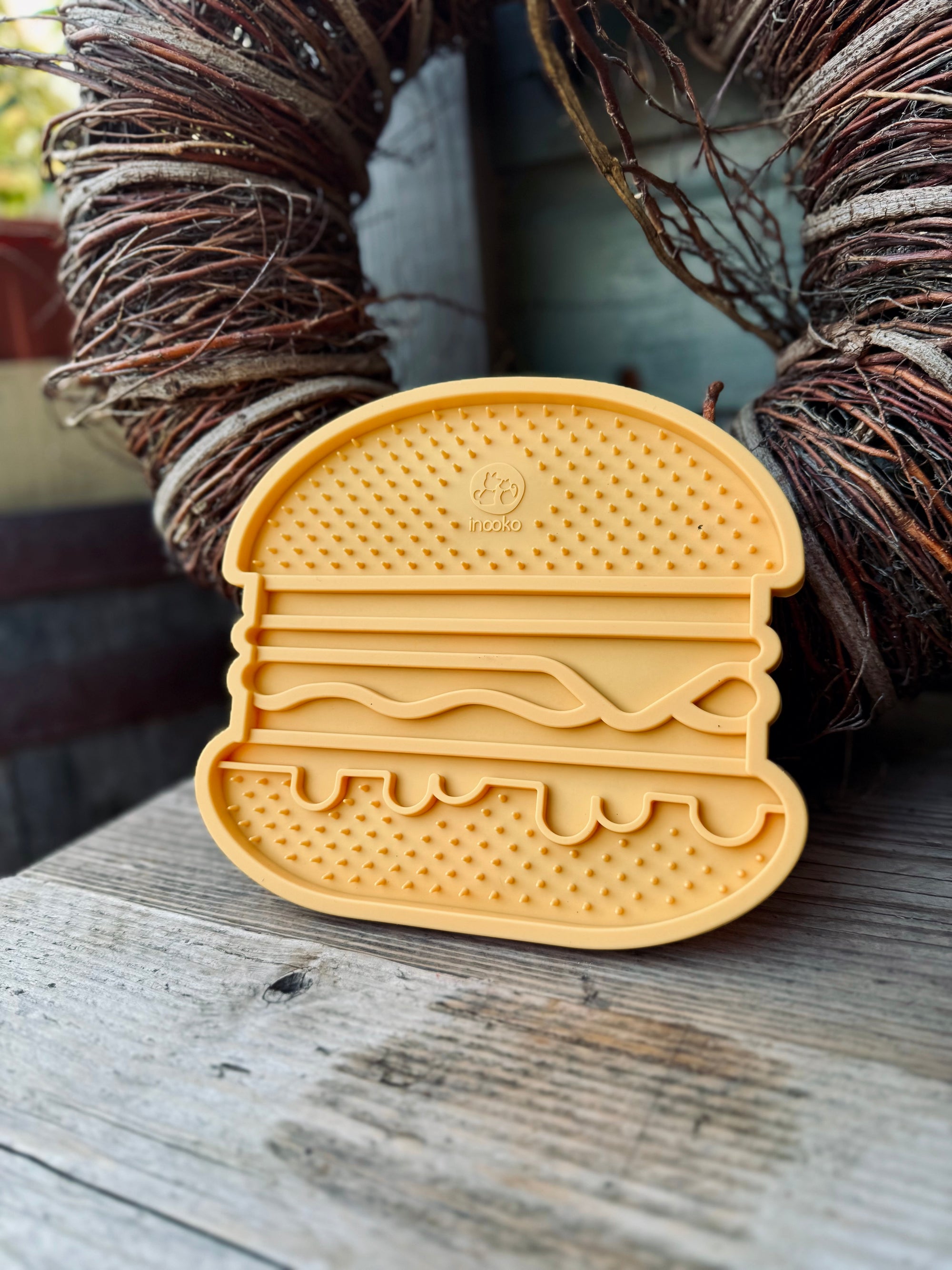 Yoomy Burger Lick Mat - Bodhi & The Birchtree