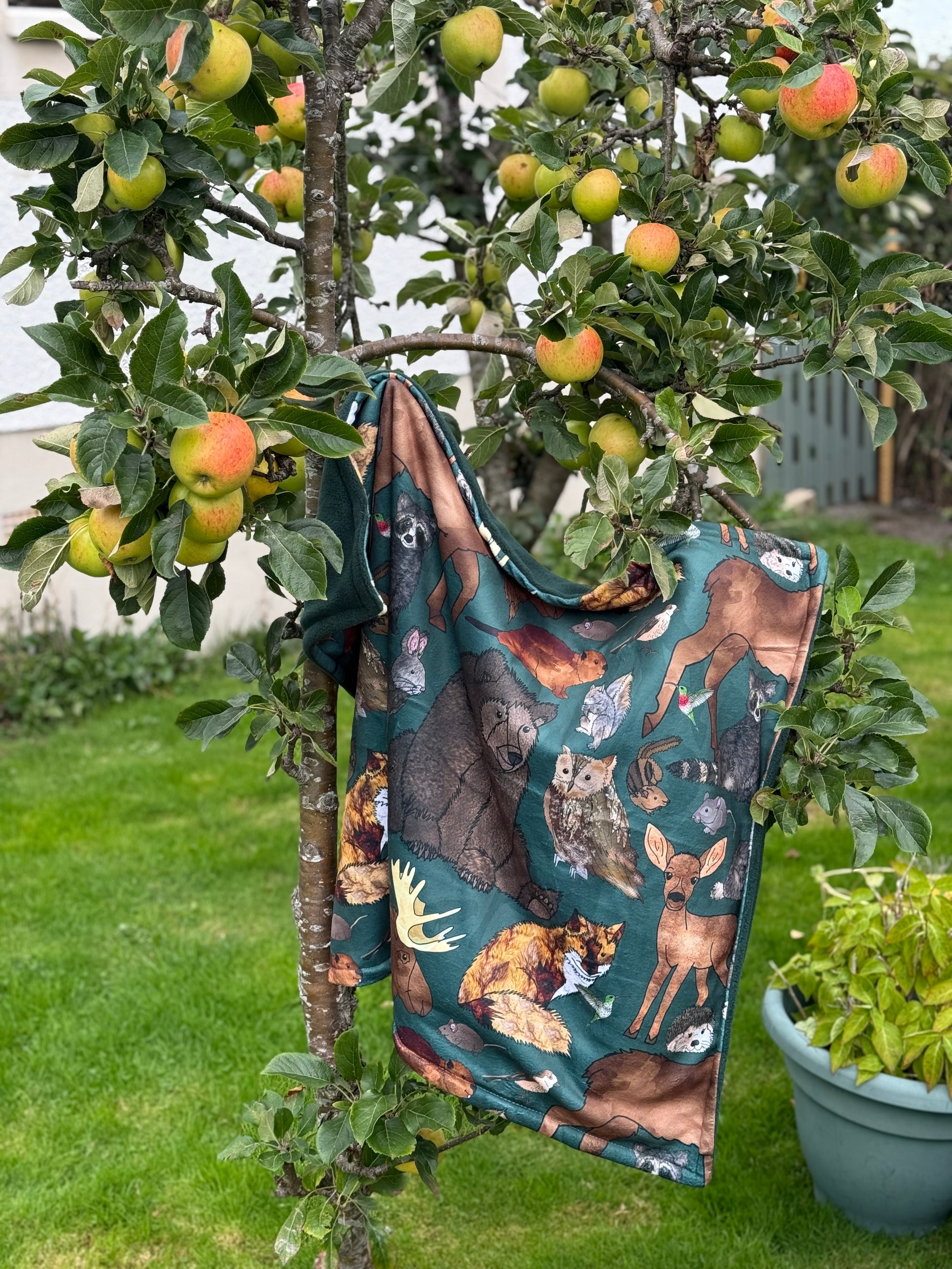 Bodhi & The Birchtree Polar Fleece Blanket - Woodys Woodland Friends & Fir Green - Bodhi & The Birchtree