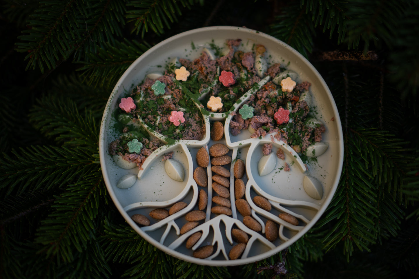 Bodhi & The Birchtree The Evergreen Collection - Elderflower Slow Feeder Bowl