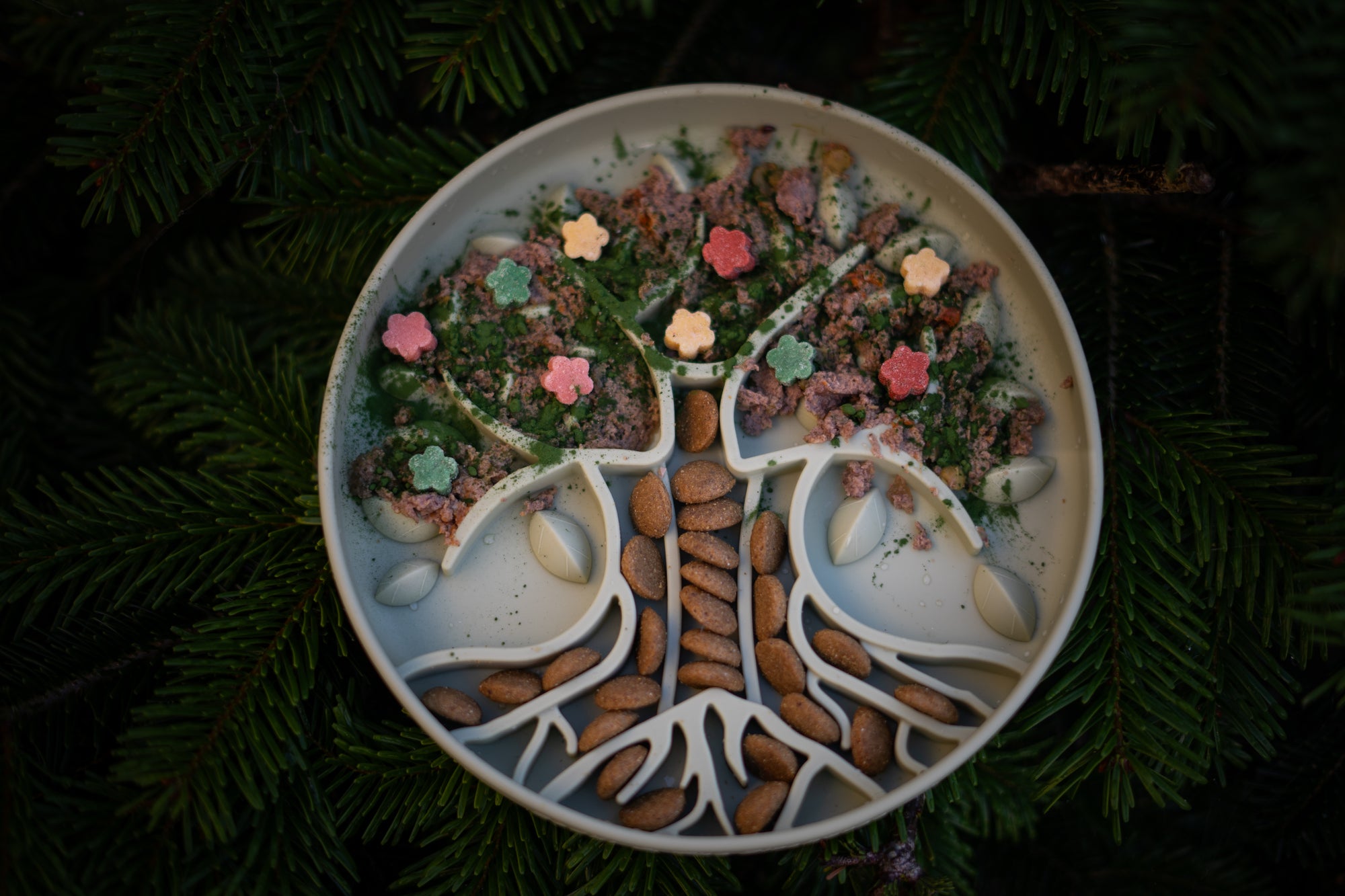 Bodhi & The Birchtree The Evergreen Collection - Elderflower Slow Feeder Bowl - Bodhi & The Birchtree