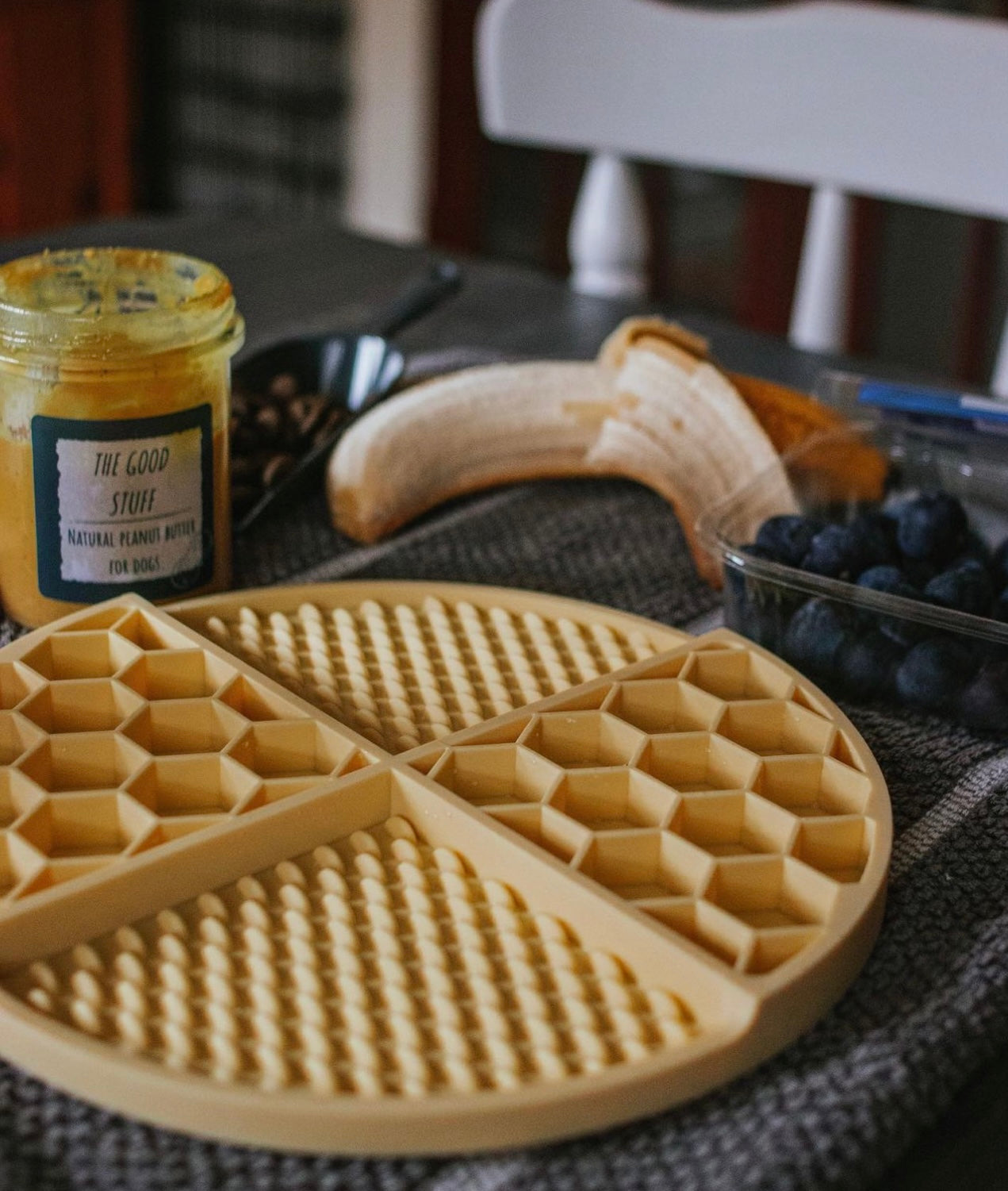 Honeycomb Lick Mat Buttercup Yellow - Bodhi & The Birchtree