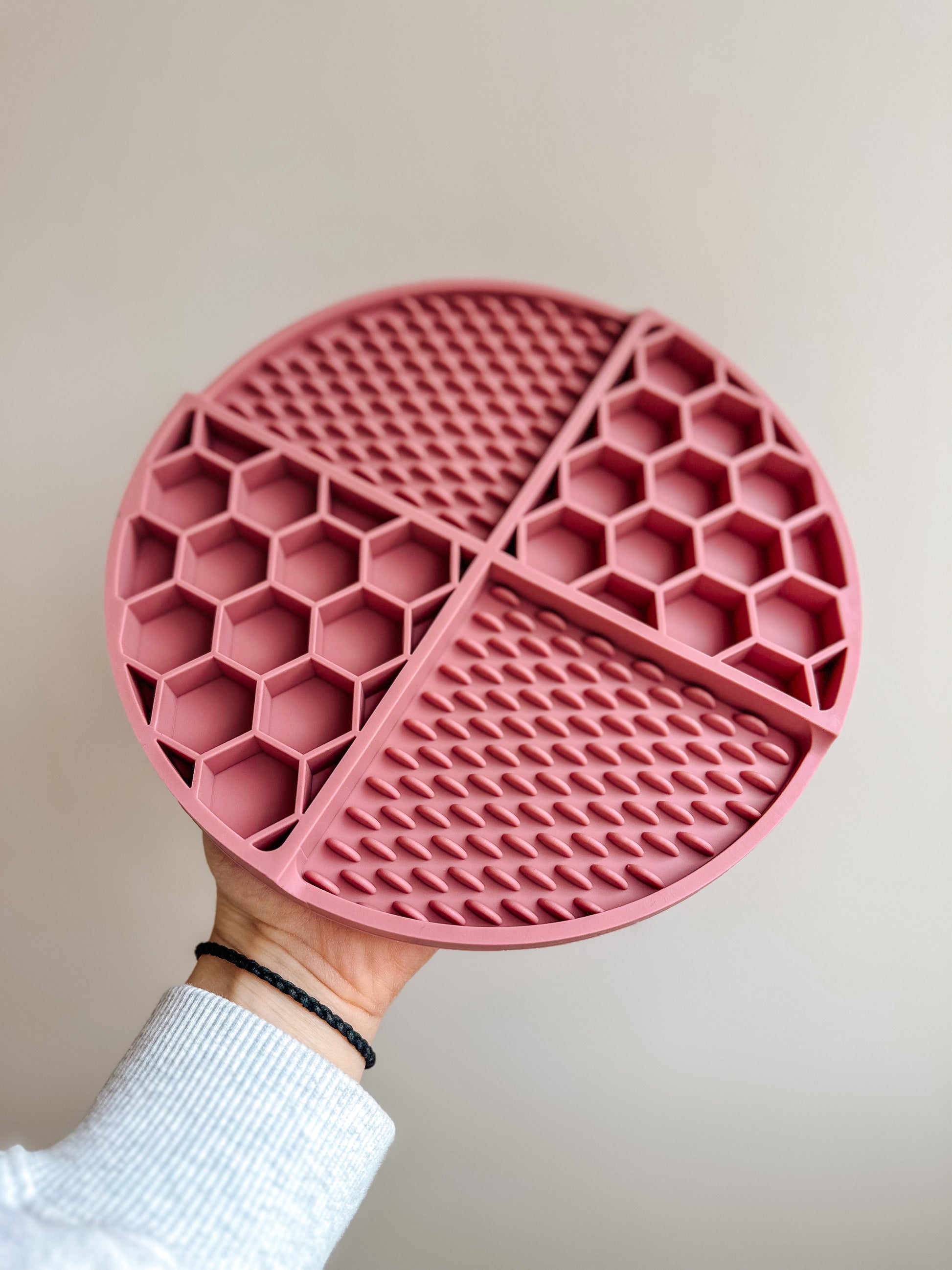 Honeycomb Lick Mat Old Rose - Bodhi & The Birchtree